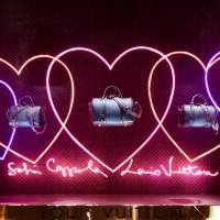 Louis Vuitton & Sofia Coppola: rosa + neón + corazones